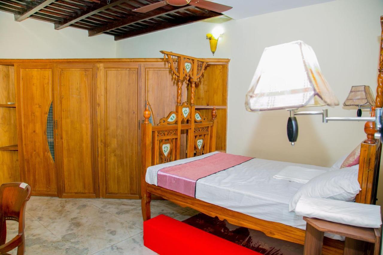 Trium Heritage Villa Chengannur Екстер'єр фото