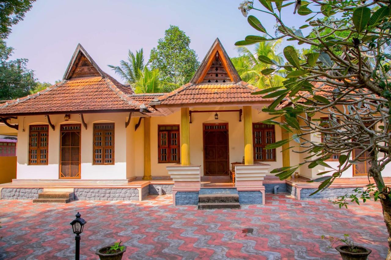 Trium Heritage Villa Chengannur Екстер'єр фото